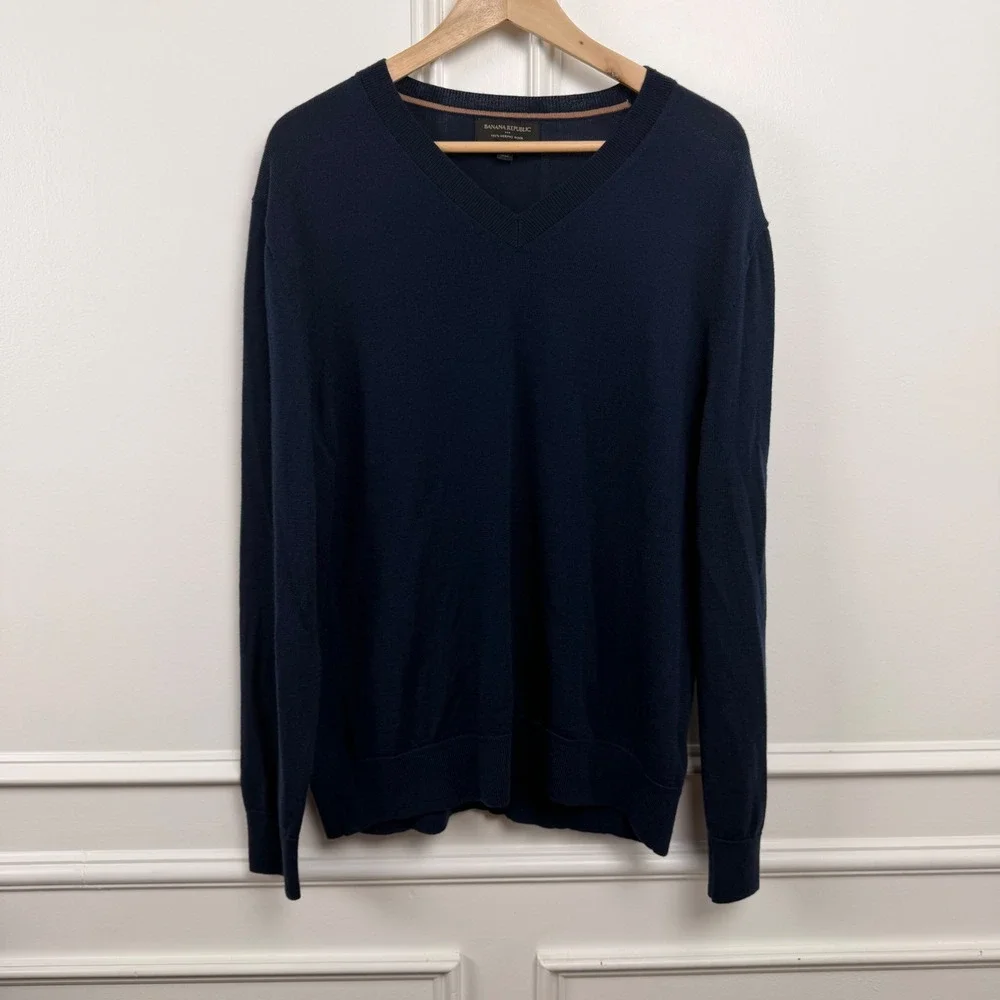 Banana Republic Mens Navy Blue 100% Merino Wool V-Neck Sweater Large RN54023‎